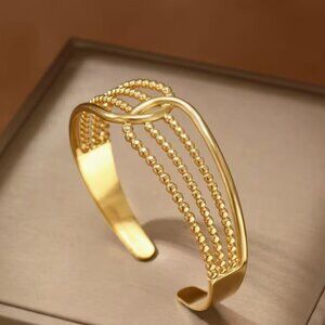 Middle Eastern And Latin Luxurious & Stylish Open Bangles Stainless Gold Plated